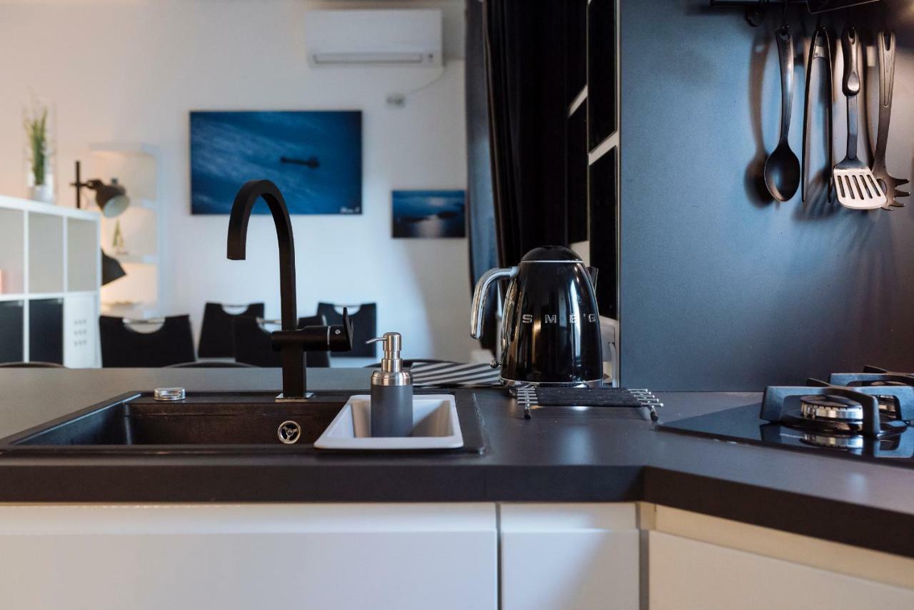 Apartamento Luxury Flat 8 Near Metro Bucarest Exterior foto