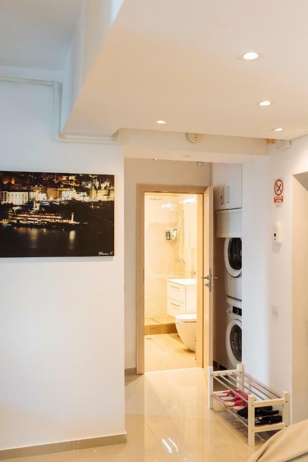 Apartamento Luxury Flat 8 Near Metro Bucarest Exterior foto