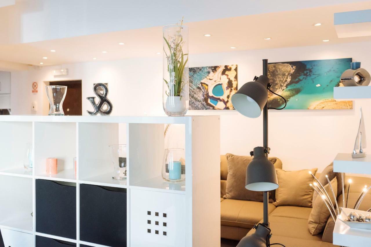 Apartamento Luxury Flat 8 Near Metro Bucarest Exterior foto