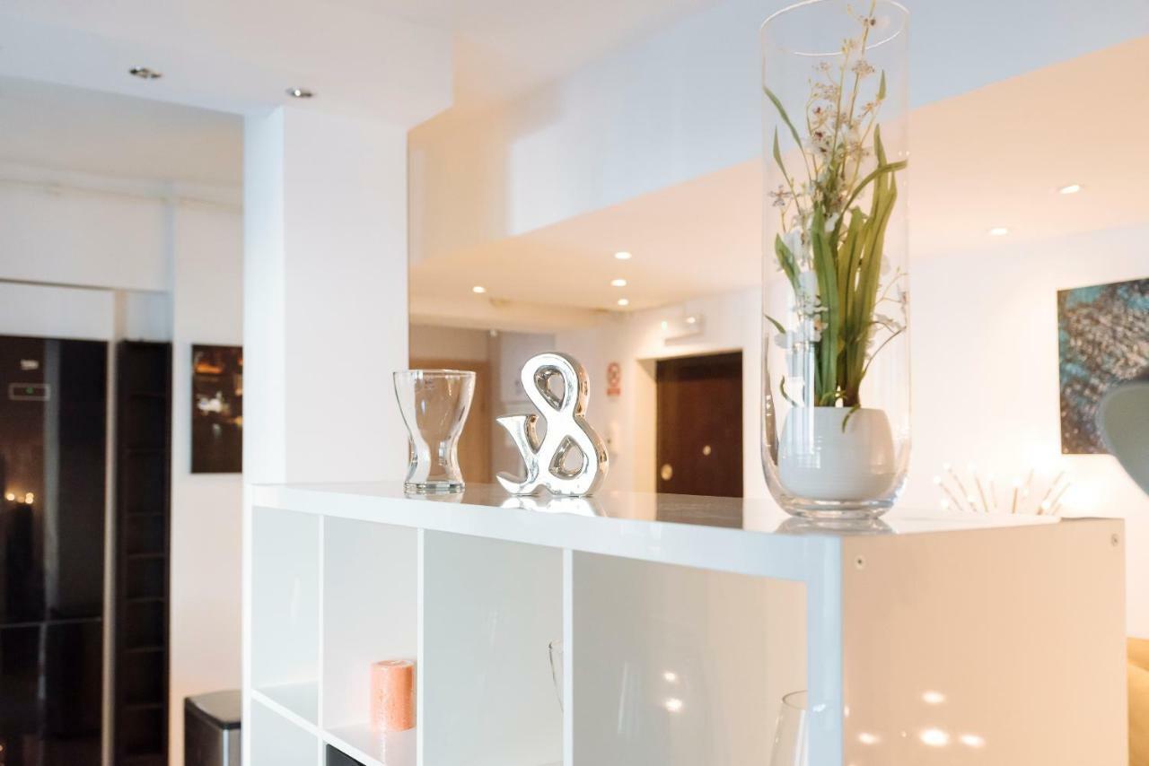 Apartamento Luxury Flat 8 Near Metro Bucarest Exterior foto