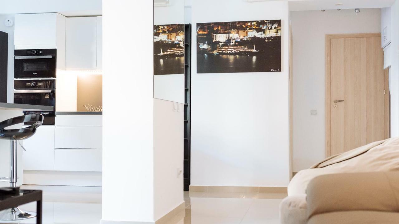 Apartamento Luxury Flat 8 Near Metro Bucarest Exterior foto